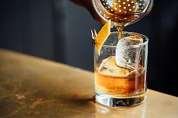Lo storico drink rinasce: il Principe Alberto riporta in vita l’antico distillato di Monaco