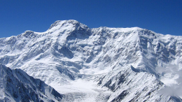 Dramma sul Pobeda Peak: alpinista italiano muore in una missione di soccorso