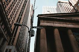 Wall Street trema: si alza l’ombra di una bolla sull’intelligenza artificiale