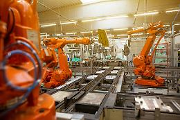Manifattura in affanno: l’Italia rischia di perdere il suo motore industriale