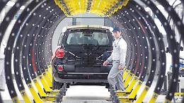 Fiat chiama 800 lavoratori da Nepal e Marocco per costruire la Grande Panda in Serbia