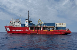 La nave Mediterranea sbarca a Trapani disobbedendo al Viminale