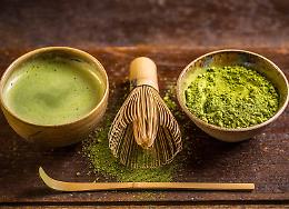 Matcha, la polvere verde che ha conquistato il mondo (ma ora inizia a scarseggiare)
