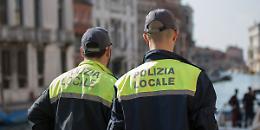 Nole, incidente con un’auto rubata: fugge ma viene rintracciato dalla Polizia locale
