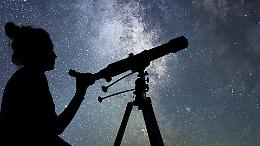 Villafranca si illumina di stelle: al Parco delle Verne la magia dell’osservazione astronomica