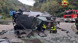 Masera, auto precipita per 20 metri: donna ferita sul ponte del Melezzo

