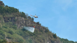 Incendio a Beura Cardezza: 3.000 metri quadrati di bosco in fiamme