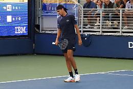 Esordio amaro per Lorenzo Sonego agli US Open, rimonta Tristan Schoolkate e cede al super tiebreak: «Non era la mia giornata»