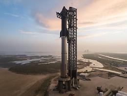 SpaceX ha concluso (finalmente) con successo il decimo test di lancio dello Starship