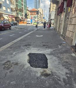 Riparata (con riserva): la buca sporge ancora 