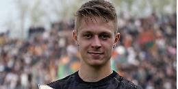 Fiorentina, colpo a centrocampo: ufficiale l’arrivo di Hans Nicolussi Caviglia dal Venezia