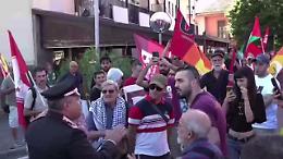 Tensione al presidio per commemorare la strage di Brandizzo: carabinieri chiedono le generalità ai presenti