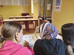 La scuola Penny Wirton di Pinerolo apre nuovi punti: dalla Stazione di Posta a Io C'Entro