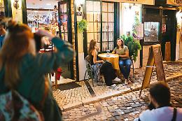 Il ristorante più piccolo del mondo è in Italia: solo due posti e atmosfera da sogno
