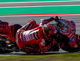Marc Marquez imbattibile anche al Montmelò, Bagnaia in crisi nerissima
