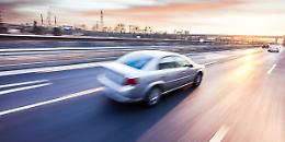 Svizzera, a 225 km/h dove il limite è 100: denunciata 22enne italiana