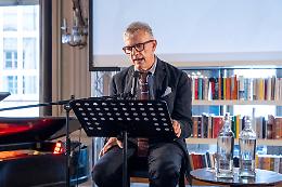 Culicchia "apre al dialogo" e omaggia Benni al Circolo dei lettori: "Nei luoghi della cultura non c’è spazio per la censura"
