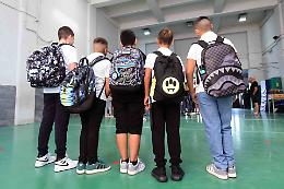 Scuola, nuove regole sul dress code: cosa non si può più indossare