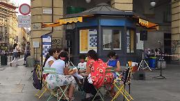 Zaini e quaderni per chi non può comprarli: l'aiuto arriva della Portineria di comunità di Porta Palazzo