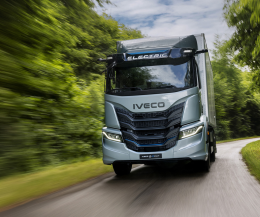 Iveco agli indiani, la promessa di Tata (per due anni): "Non chiuderemo le fabbriche"