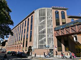 Torino, panico al pronto soccorso: 51enne minaccia i medici con una bombola
