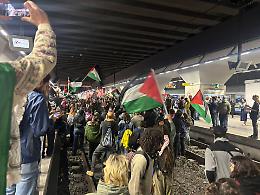 Manifestazione in arrivo: sabato il corteo verso l’aeroporto di Caselle dopo l’occupazione dei binari