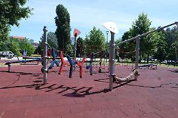 Telecamere contro i vandali per la nuova area giochi del parco Calabria
