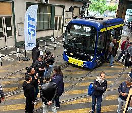 Successo per le porte aperte GTT: appassionati in visita al deposito Nizza