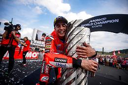 MotoGP, Bagnaia trionfa a Motegi: ma il Mondiale è di Marquez