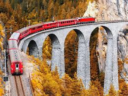 Trenino Rosso del Bernina, l’autunno 2025 tra foliage e panorami mozzafiato