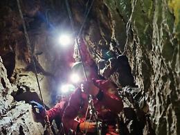 Aspiranti tecnici del soccorso speleologico in addestramento nelle grotte del cuneese
