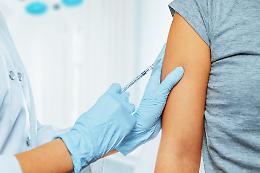 Vaccinazioni antinfluenzali e anti-Covid: ecco quando partono in Piemonte