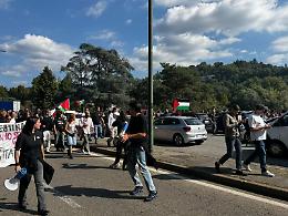Torino, corso Unità invaso dai manifestanti: cosa sta succedendo -VIDEO