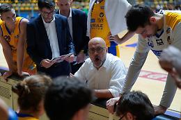 La Reale Mutua all'esame della retrocessa Estra Pistoia, coach Moretti: «Mi aspetto una gara equilibrata»