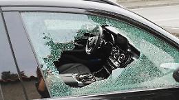 Vetri infranti delle macchine a Santena, è caccia ai vandali