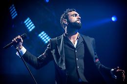 Mengoni, l'annuncio social che fa "impazzire" i fan