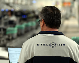 Stellantis, un dipendente su due è in cassa. E non si produce più: ecco i numeri