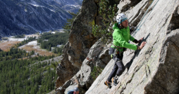 Perde un piede, ma si "rialza" e scala il Kilimangiaro con la protesi
