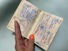 Addio ai timbri sui passaporti: gli aeroporti europei si fanno digitali