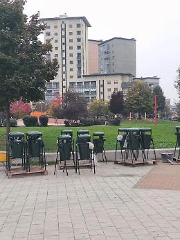 Nuovi cestini al Parco Peccei per migliorare la raccolta dei rifiuti