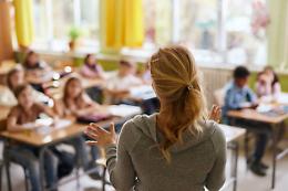 Stipendi degli insegnanti: un divario strutturale tra formazione e retribuzione