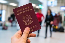 Cittadinanza italiana, rivoluzione per chi vive all’estero: stop ai consolati, arriva l’ufficio centrale
