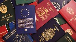 Chi può viaggiare (quasi) ovunque? La classifica dei passaporti più forti del 2025