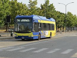 Torino, autista del bus 74 insulta un 12enne: deferito per rifiuto di atti d’ufficio