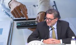 Cosa sono gli extraprofitti e qual è la strategia del Governo per coinvolgere le banche nella Manovra 2026