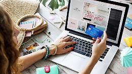 Shopping online, il mistero dei carrelli abbandonati: perché l’80% degli utenti non conclude l’acquisto