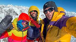 L’alpinista valdostano Hervé Barmasse sfida il gelo del Nepal: notte a -25° sul Numbur Peak