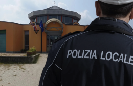 Leini, tamponamento a catena davanti alla Scuola dell’Infanzia Carlo Collodi: coinvolto anche un bambino