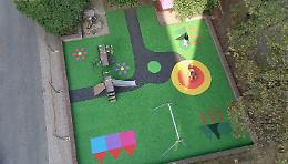 Collegno, riaperti i Giardini Rocco Scotellaro: nuovi giochi inclusivi e pavimentazione anti shock