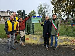 Sette nuovi alberi a Santena: continua il progetto con il Lions per valorizzare gli spazi pubblici